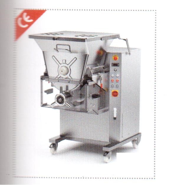 TRITACARNE REFRIGERATO CON MESCOLATORE MOD. C/E900R